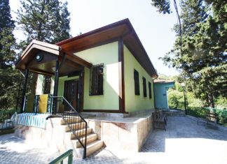 Sultan Baba Türbesi