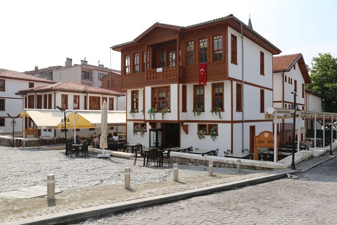 Değirmendere Yalı Evleri